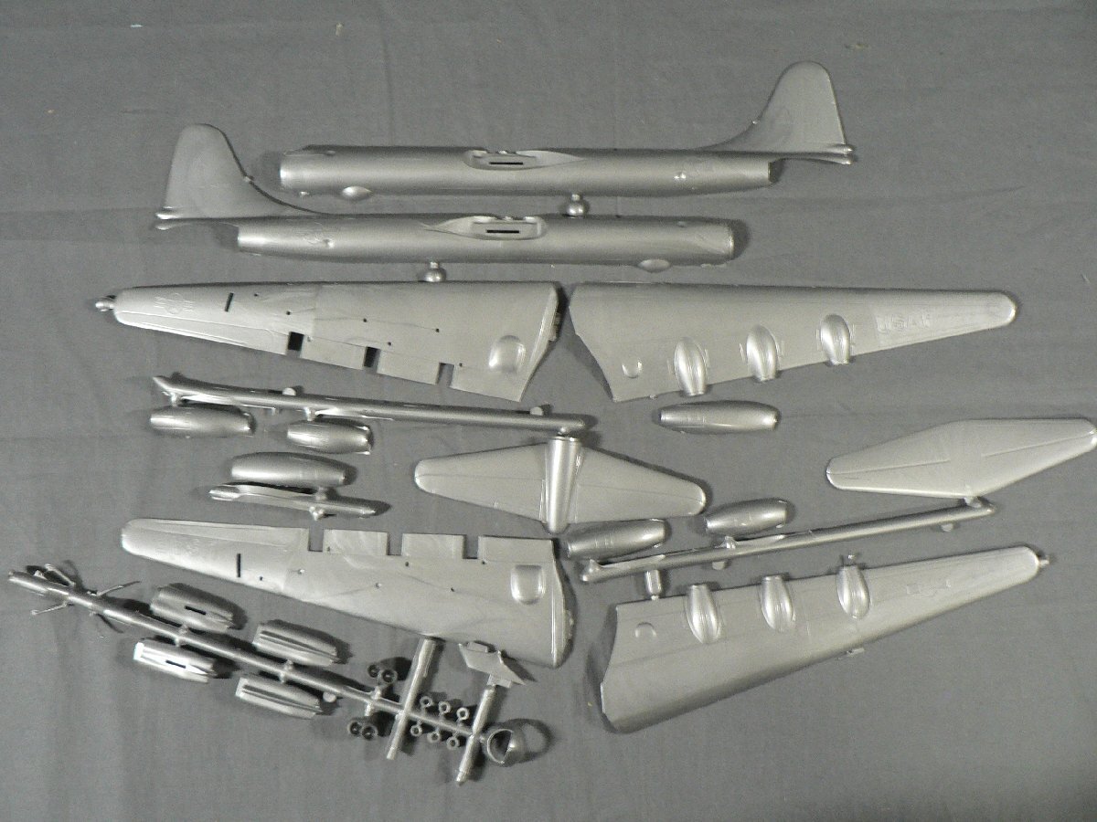 0A0A1-D　［未組立/プラモデル］　Revell/レベル　マルサン・ラペール提携品　コンペア B-36　GIANT BOMBER_画像3