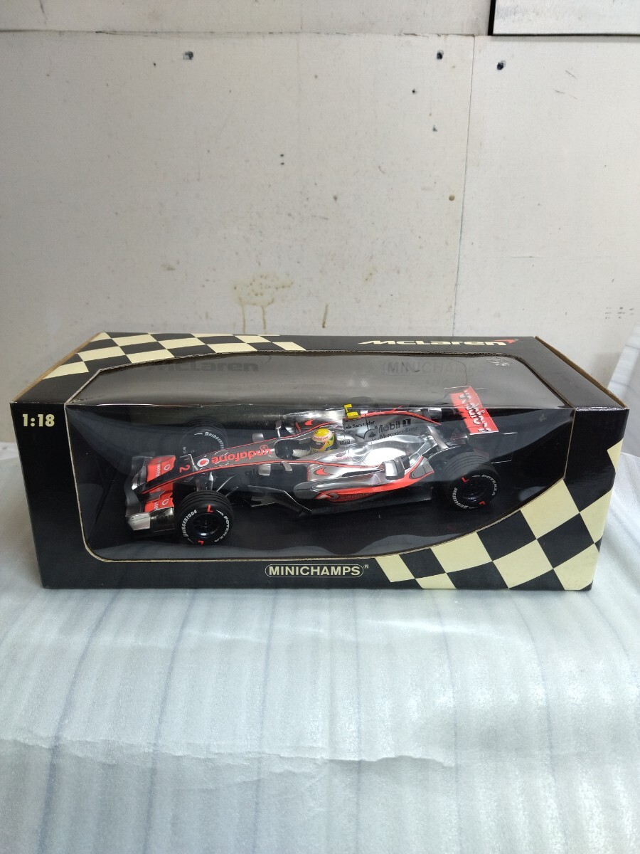 ミニチャンプス PMA 1/18 ボーダフォン マクラレーン メルセデス MP4-22 L.ハミルトン カナダGP 優勝 530071822_画像2