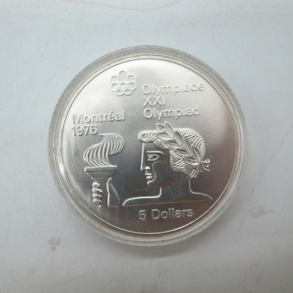 未使用？　ケース入り　カナダ 1975年　銀貨 モントリオールオリンピック エリザベス 5ドル オリンピック コイン_画像1