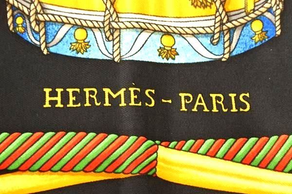 1円 ■美品■ HERMES エルメス LES TAMBOURS【タンブールの太鼓】カレ90 シルク100％ 大判 スカーフ ストール ブラック系 AU8477_画像4