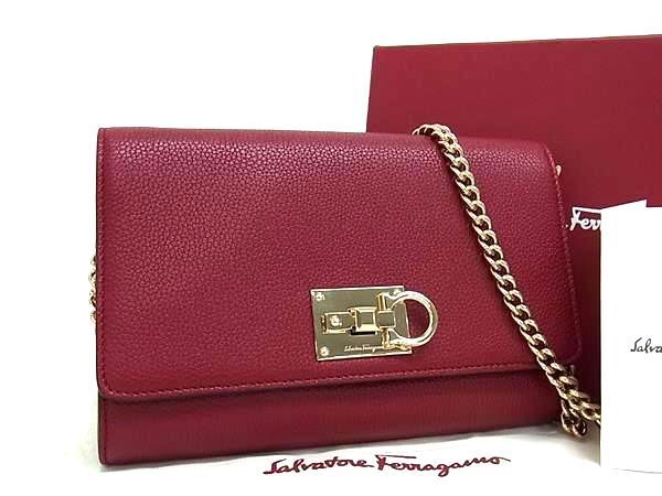 ■新品■未使用■ Salvatore Ferragamo フェラガモ ガンチーニ レザー チェーン クロスボディ ショルダーバッグ レッド系 AZ0652_画像1