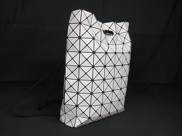 ■新品同様■ BAO BAO ISSEY MIYAKE バオバオイッセイミヤケ WRING PVC 巾着型 リュックサック バックパック ホワイト系 FC0227_画像2