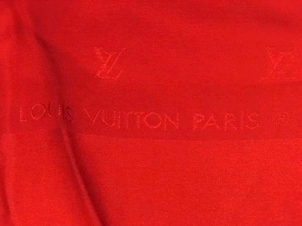 1円 ■極美品■ LOUIS VUITTON ルイヴィトン シルク100% 総柄 大判 スカーフ ストール ショール メンズ レディース レッド系 BJ0802の画像4