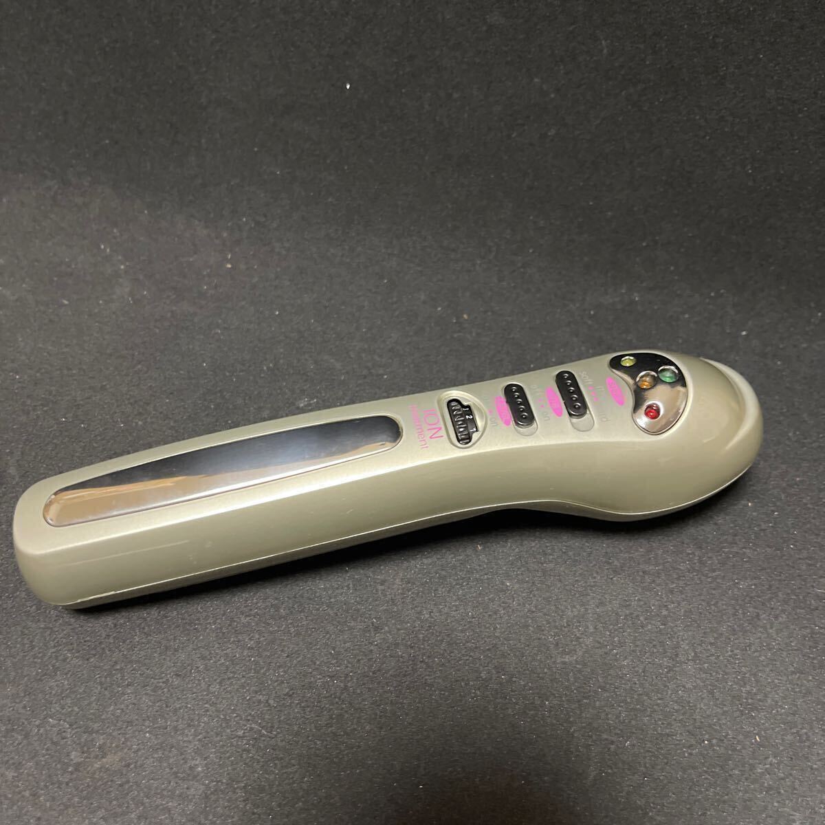 イオントリートメント 美顔器 本体通電確認済み、振動あり 動作 イオントリートメント 美顔器 本体通電確認済み、振動あり 動作