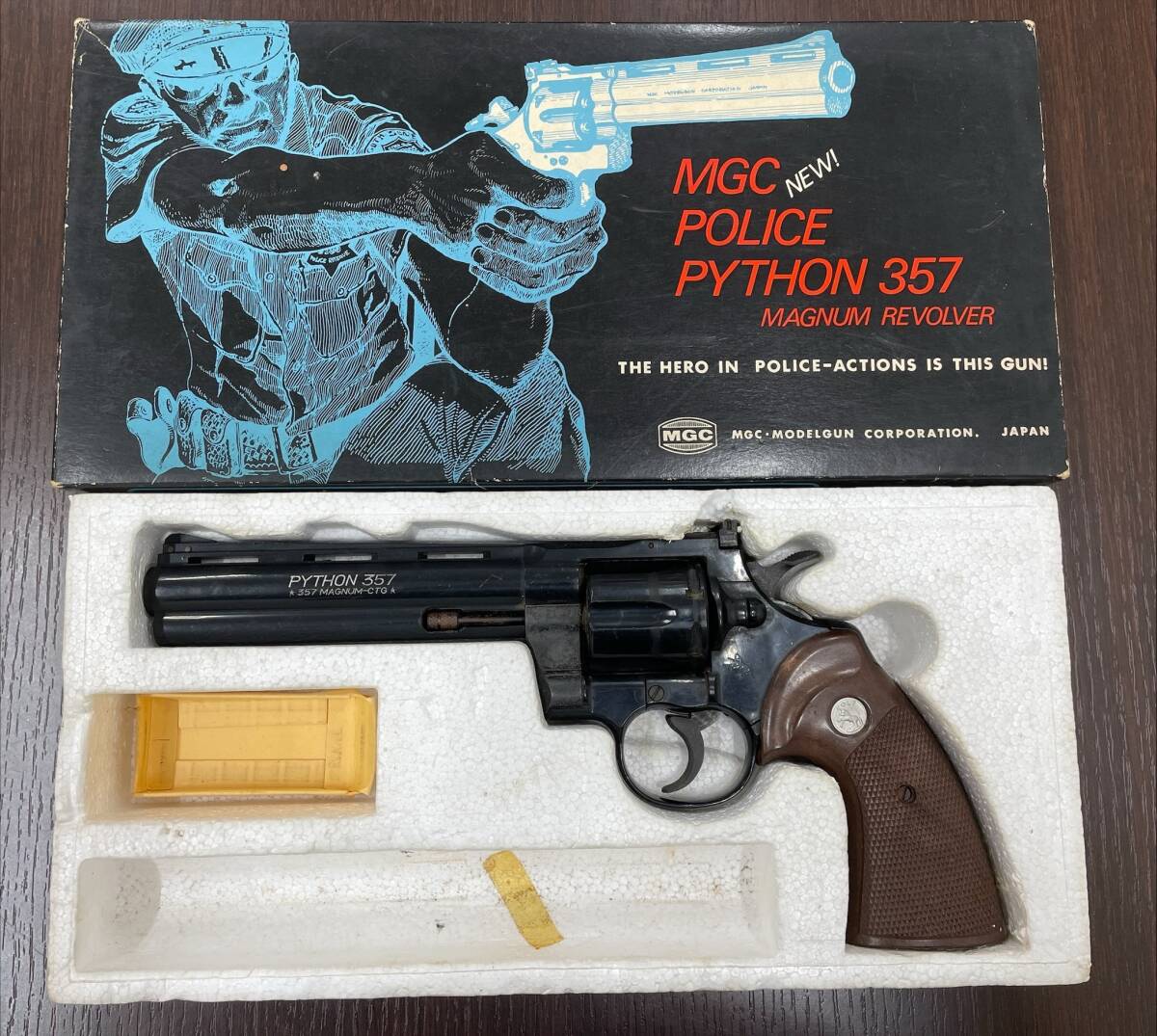 ＃27210B【動作未確認】MGC POLICE PYTHON 357 MAGNUM-CTG SPG刻印 モデルガン リボルバー　ポリスパイソン　357マグナム_画像1