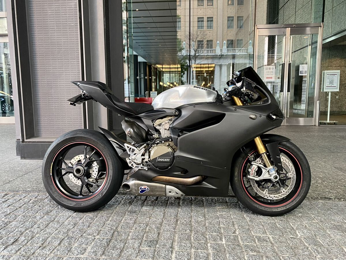 DUCATI 1199 Panigale S 5,000km Full six カーボンカウル アルミタンク カスタム多数_画像4