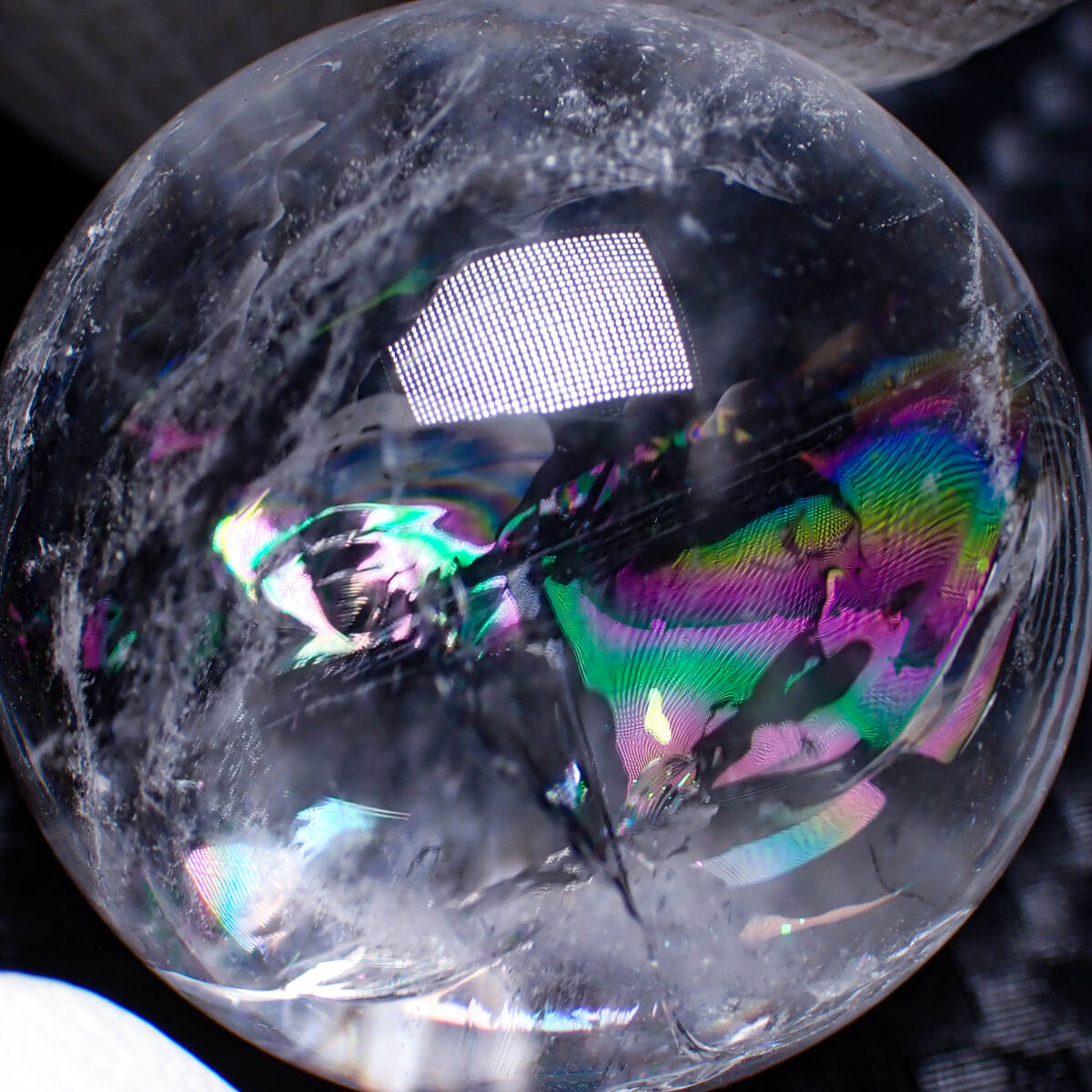 天然石 アイリス クオーツ 虹 水晶玉 レインボー 金 原石 鉱物 標本 風水 占い パワーストーンの画像3