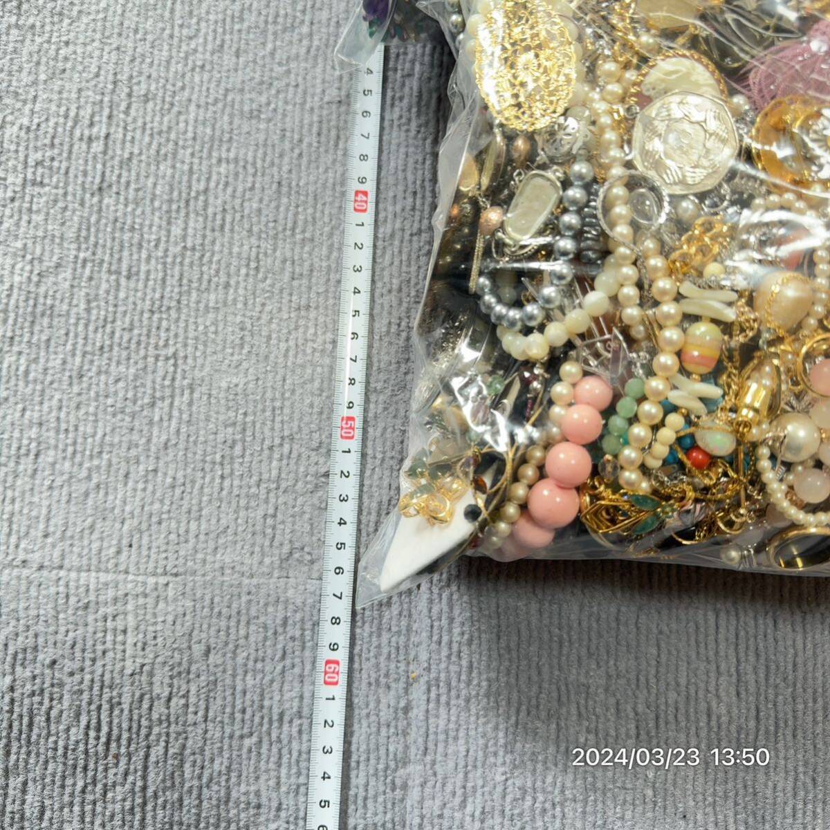 1000円〜 3 まとめ 重さ約25.2kg アクセサリー SILVER パール 真珠 シルバーネックレス イヤリング ブレスレットブローチ リング 指輪など_画像2