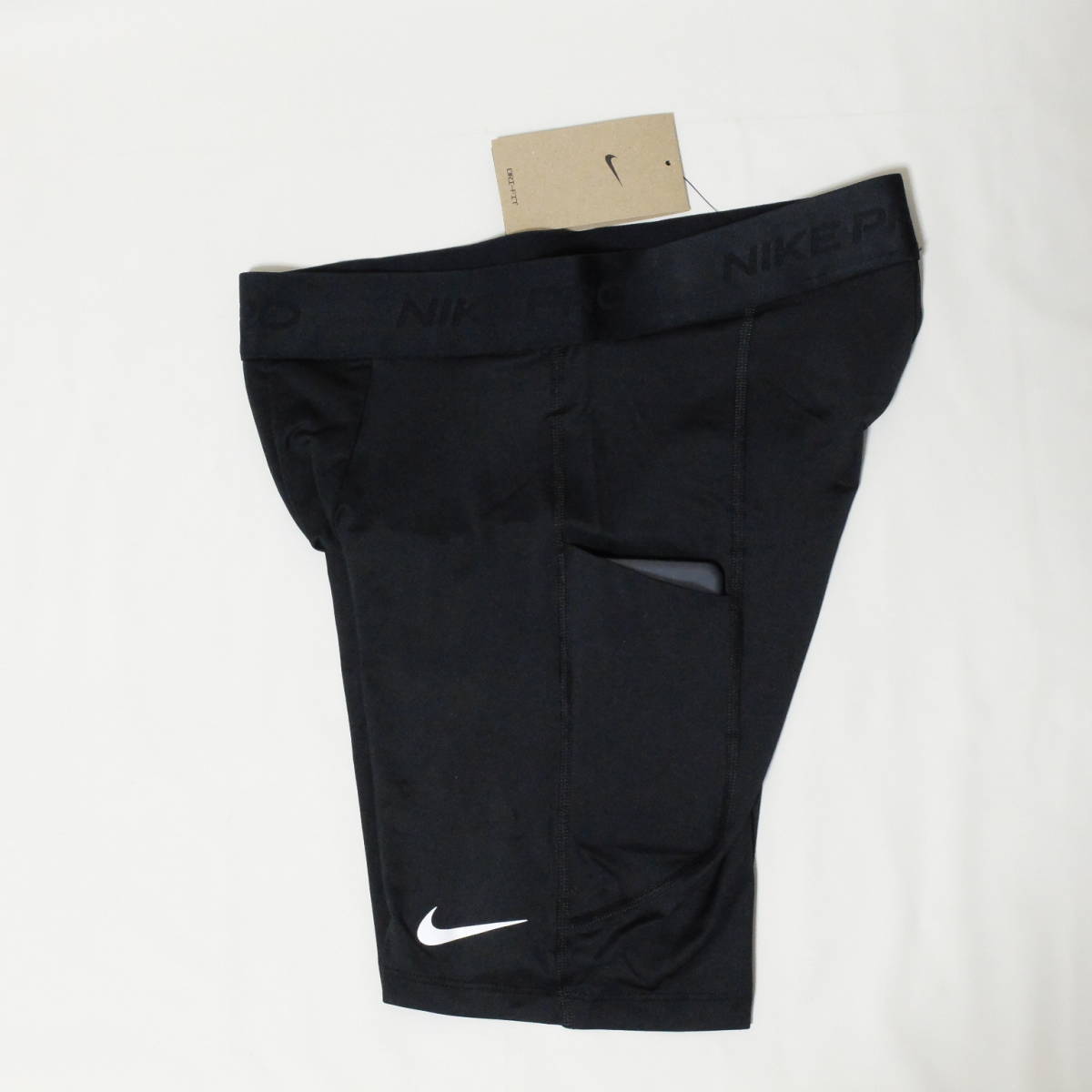 [新品 送料込] メンズ Lサイズ ナイキ Dri-FIT フィットネス ロングショートパンツ FB7964-010 Nike Pro Dri-FIT Men's 9' Shorts_５インチスマホが楽に収まるぐらい