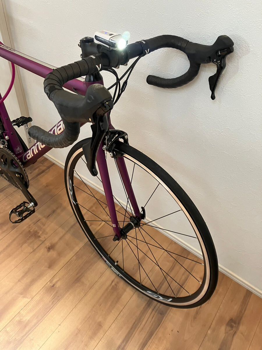 C/2027 【松戸市直接引取り限定】美品 cannondale CAAD12 105 キャノンデール アルミフレーム 紫 自転車 ロードバイクの画像4