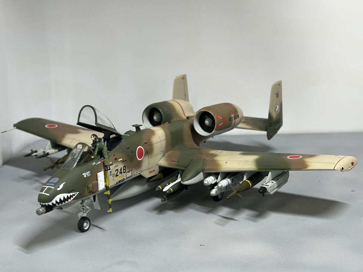 ★1/72 A-10 サンダーボルト　架空航空自衛隊機　女性パイロット付き　プラモデル完成品_画像2