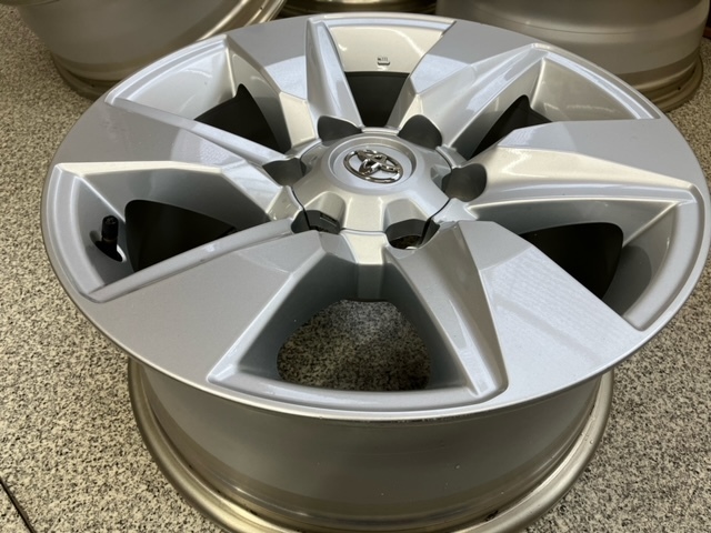 静岡発☆ TOYOTA トヨタ ランドクルーザープラド 純正ホイール 17×7.5J +25 139.7/6穴 ハブ径105mm 160サイズ 2個口 ※商品説明必読_画像3