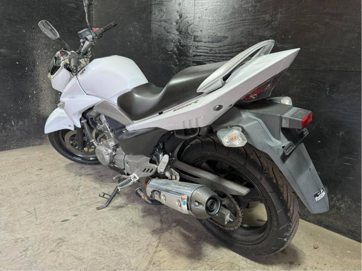 ★支払総額13.8万円★書類完備！始動動画あり♪ スズキ GSR250 LEDヘッドライト！激安250MT車両！ETC付き！夏に向けてツーリングに♪_画像3