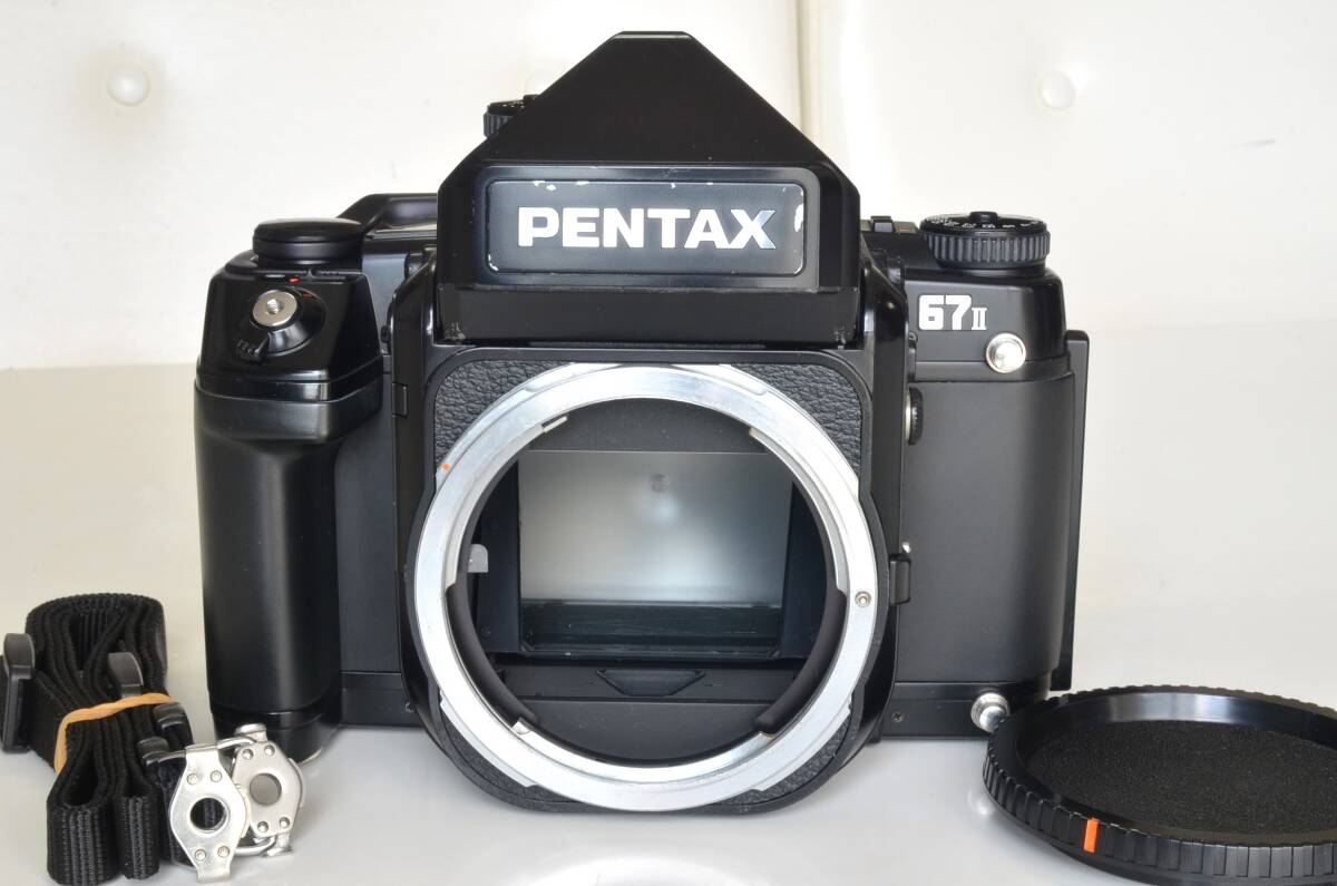【動作良好】 ペンタックス PENTAX 67II ボディ AEファインダー 中判フィルムカメラ_画像1