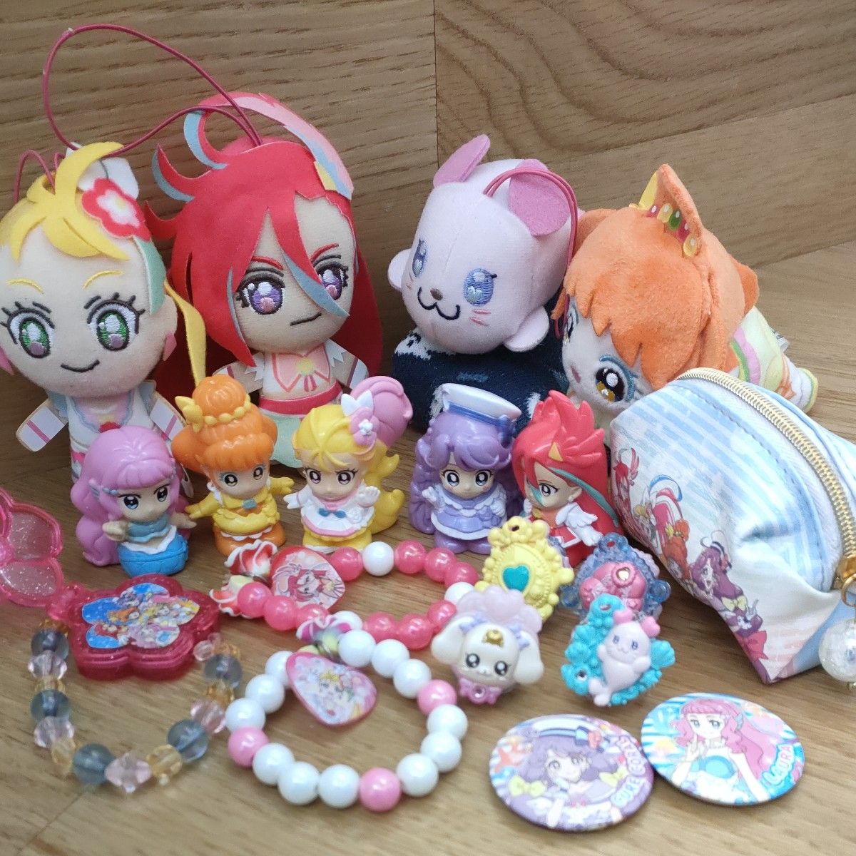 トロピカルージュプリキュア　グッズセット　ぬいぐるみ　ミニフィギュア　ブレスレット　指輪　ポーチなど