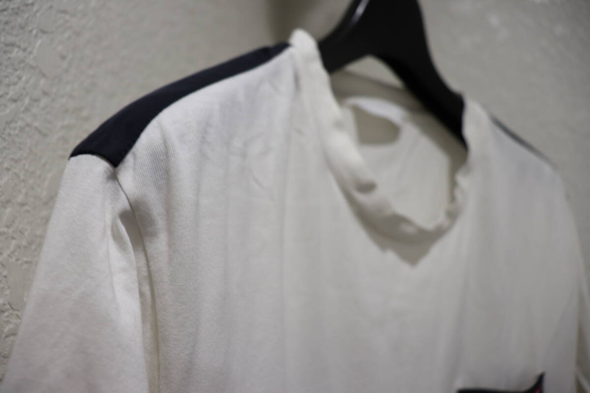 即決 17SS PRADA プラダ ナイロンショルダーパッチ＆ナイロンポケット付き 半袖コマンドTシャツ アーミーTシャツ メンズ L 白×紺_画像3