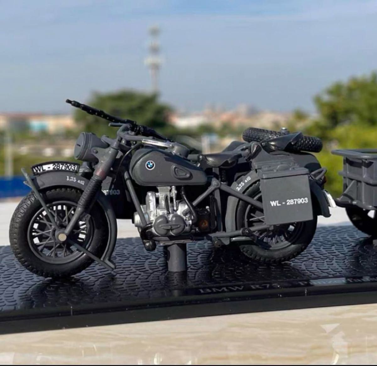 第二次世界大戦 ドイツ軍BMW R75サイドカー&コンテナ　1/24 完成品模型　ミニカー ナチス　SS 武装親衛隊　国防軍