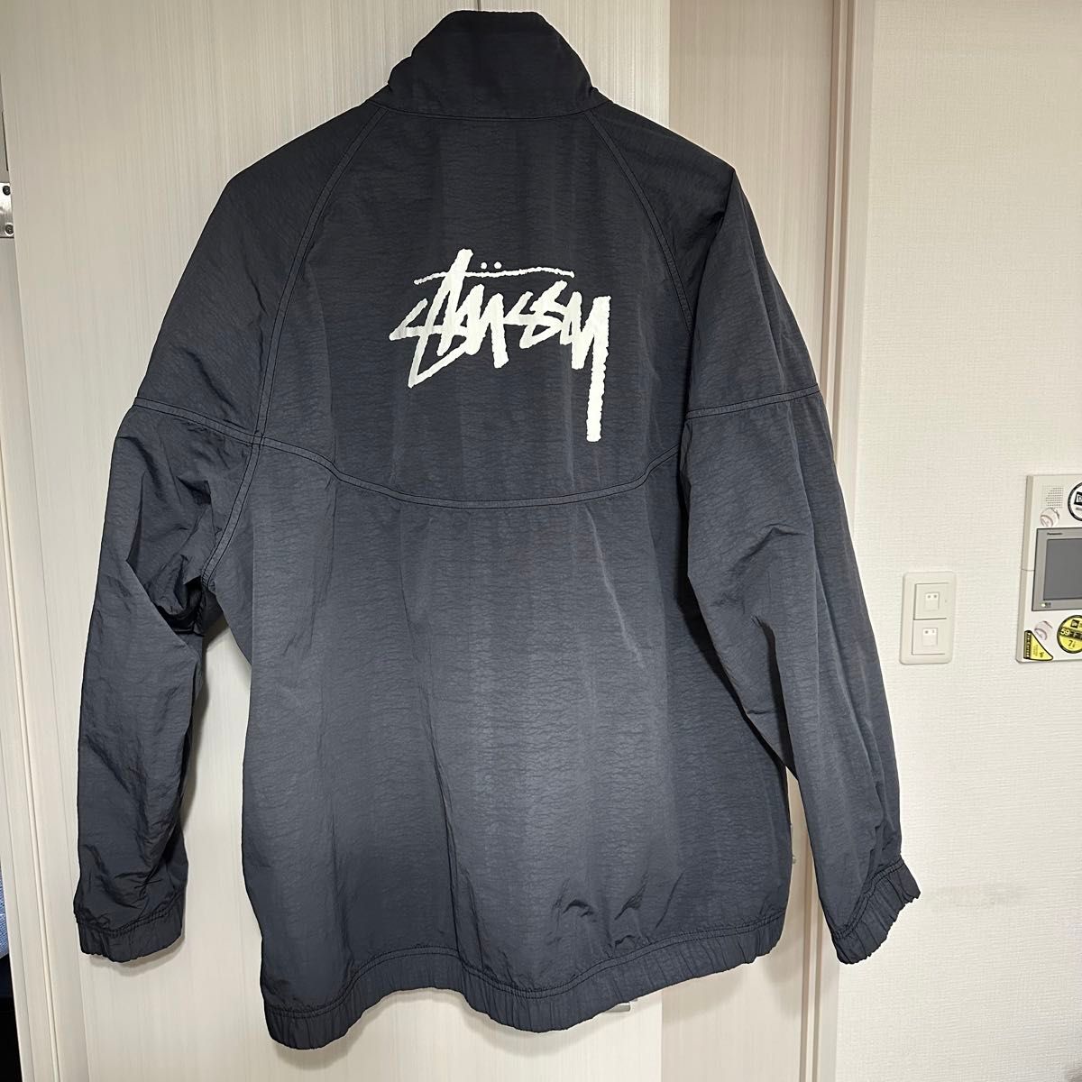 ナイキ ステューシー アノラック パーカー ジョングク bts ナイキ ステューシー アノラック パーカー ジョングク bts