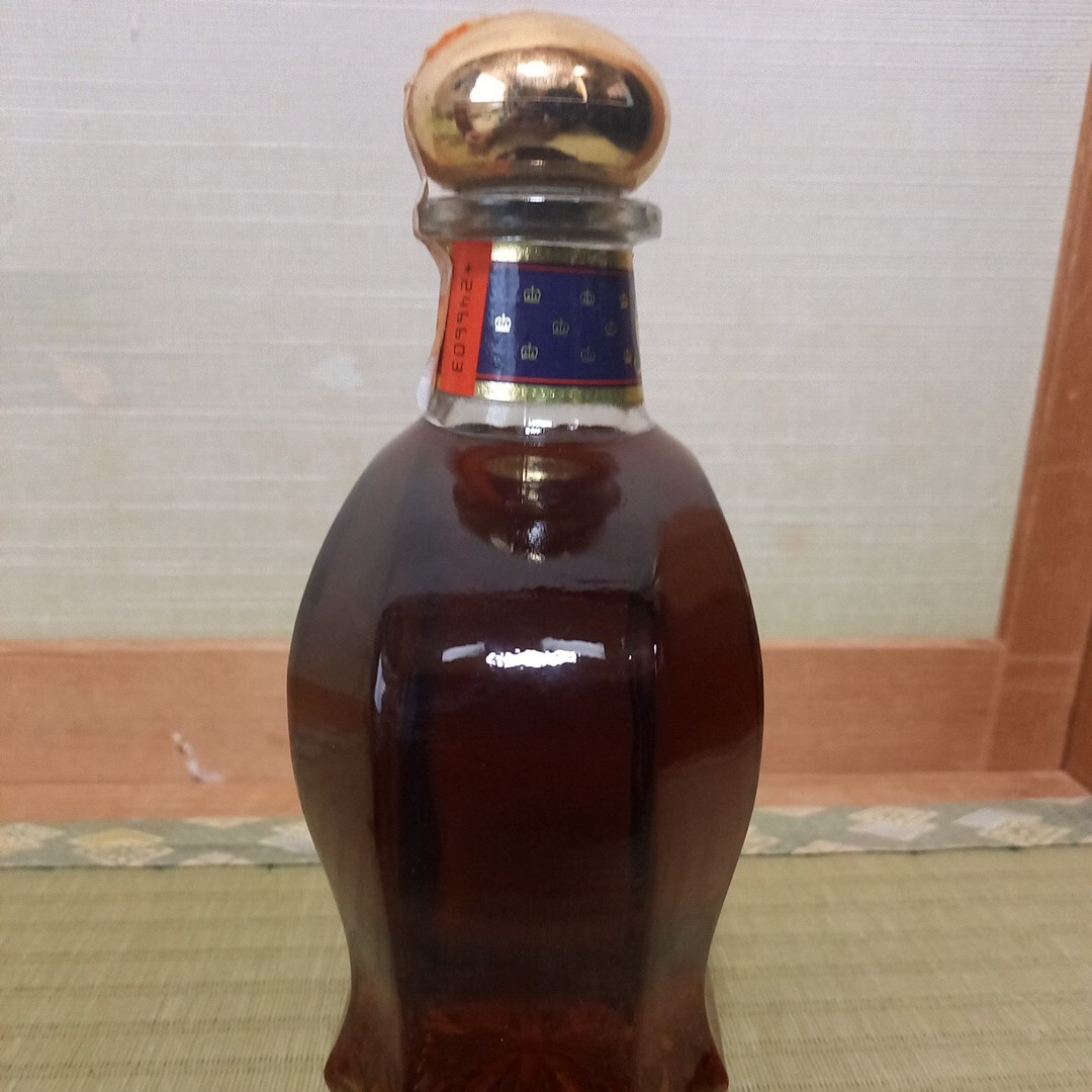 クラウンローヤル 古酒 LIMITED EDITION リミテッドエディション ROYAL Crown 750ml 40%　アルコール　未開封　箱あり　ゆうパック60 ビン_画像3