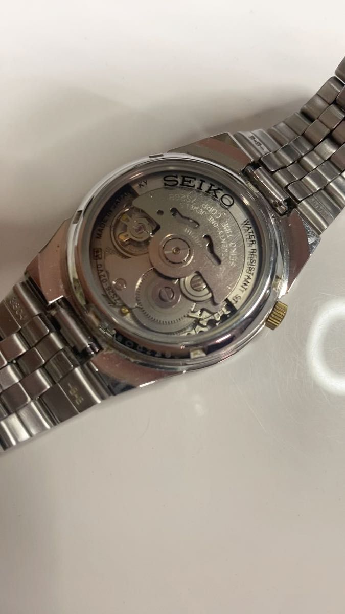 日本製 SEIKO5・自動巻・セイコー5・ゴールド文字盤 ・裏蓋 日本製 SEIKO5・自動巻・セイコー5・ゴールド文字盤 ・裏蓋