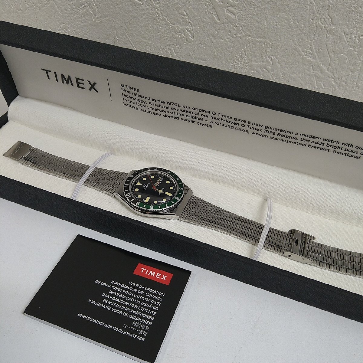 キングラム[09]TIMEX タイメックス ダイバーズルック TW2U60900 腕時計 クオーツ シルバー×黒文字盤 ケース付き 稼働品 349_画像2