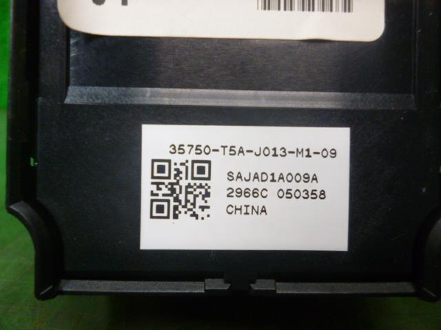 フィット DAA-GP5 パワーウインドウスイッチ 35750-T5A-J013-M1-09 35750-T5A-J01_画像4