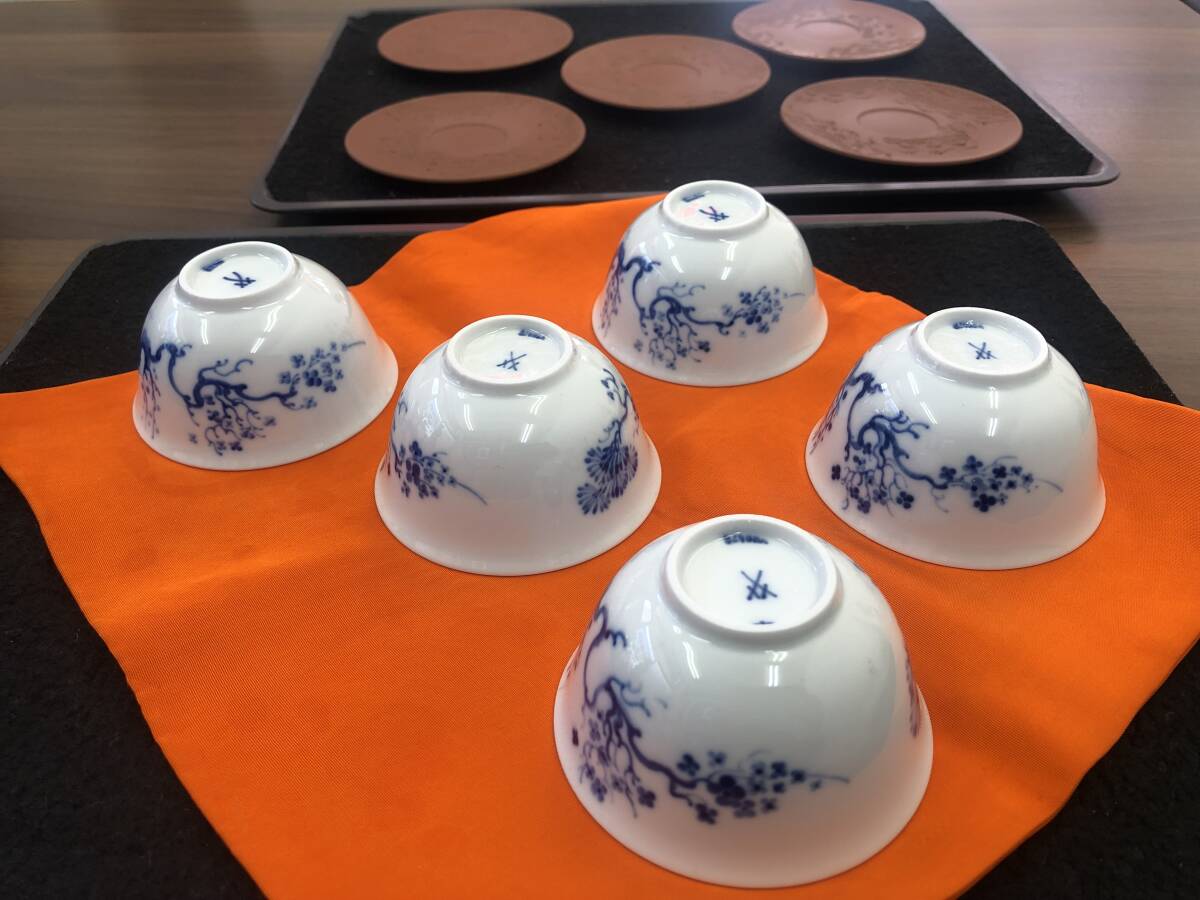 【未使用品】★ Meissen マイセン ★ 双剣 煎茶器 5客セット ★ 美品 未使用 箱付き　湯呑 茶托_画像5