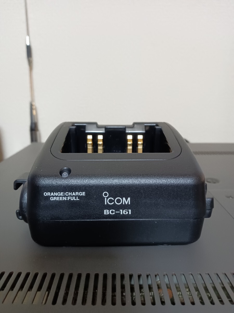 ICOM アイコム　充電器台　BC-161 中古品_画像1