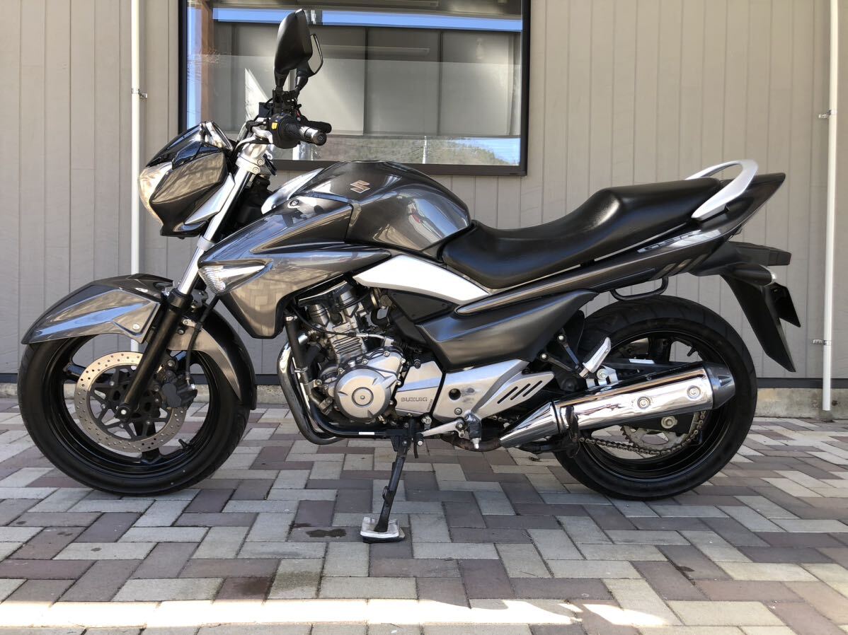 値下げ！自賠責1年付！SUZUKI GSR250 GJ55D メンテナンスノート有り　スマホ充電器　機関良好_画像2