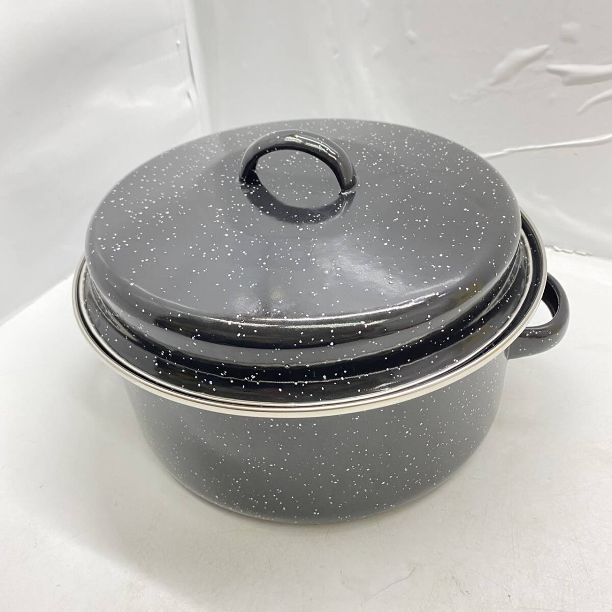  free shipping g29979 pearl metal horn low .... saucepan 22cm H-2650.. house .. rear gas fire exclusive use .. roasting camp outdoor wheel roasting two-handled pot 
