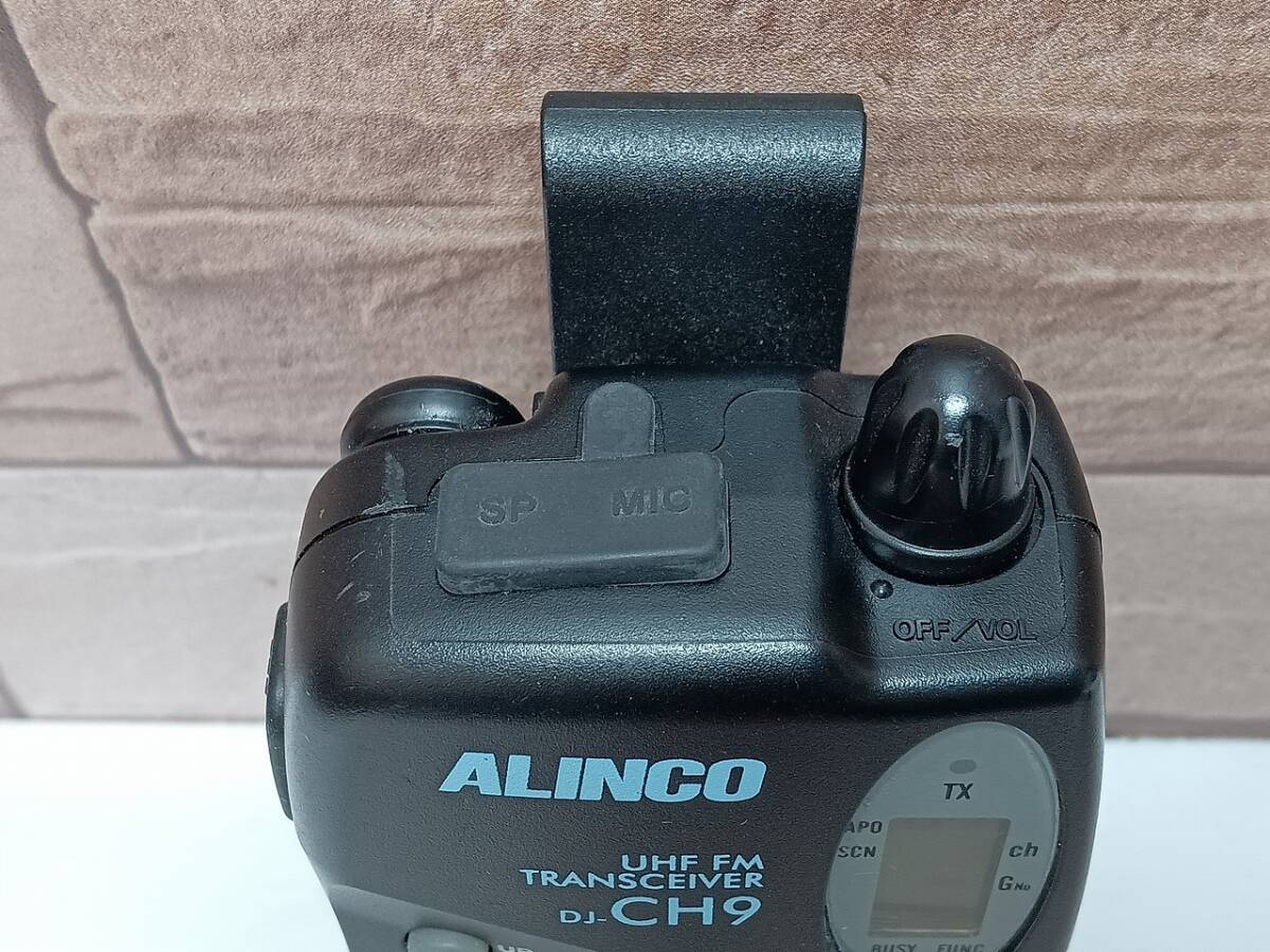 【通電確認済】ALINCO アルインコ 特定小電力トランシーバー DS-CH9 イヤホン付き 無線機 UHF FM TRANSCEIVER ブラック 黒の画像6