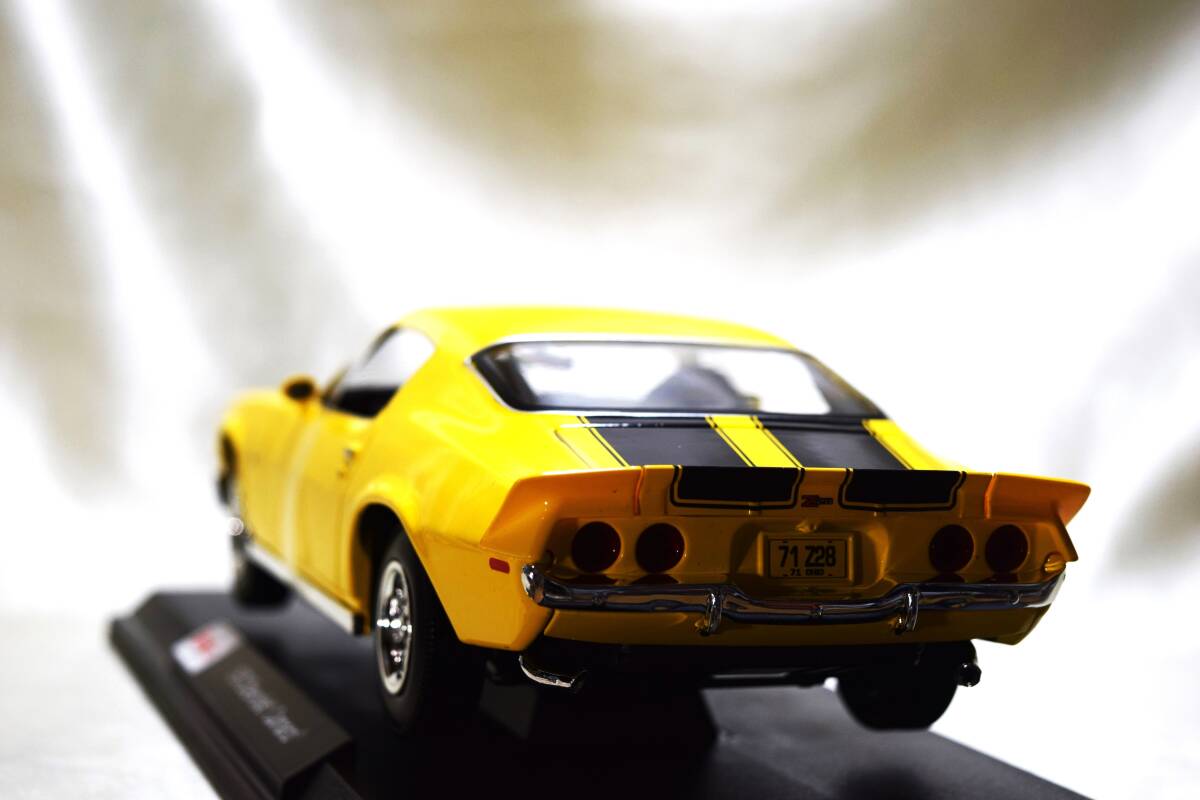 新品マイスト1/18【Maisto】◆1971年式 Chevrolet Camaro/レア色◆シボレー/ポルシェ/フェラーリ/BMW/アウディ/オートアート/京商/ブラーゴ_画像6