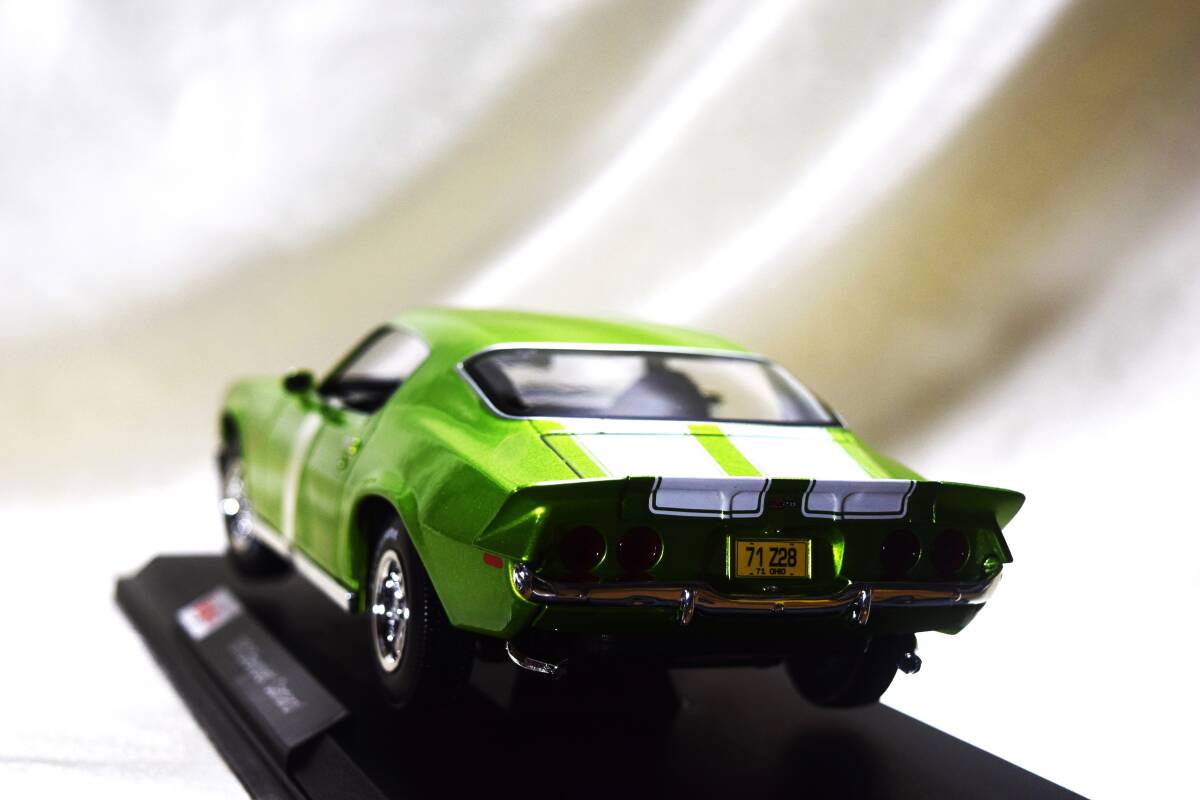 新品マイスト1/18【Maisto】■1971年式 Chevrolet Camaro/レア色■ミニカー/ポルシェ/BMW/アウディ/シボレー/ランボル/オートアート/京商_画像3