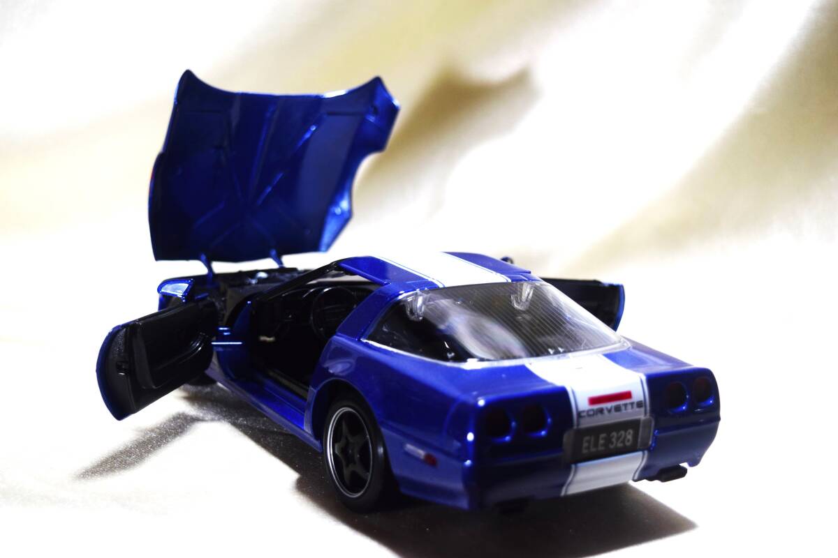 新品マイスト1/18【Maisto】◆1996年式 Chevrolet Corvette Coupe/希少車/◆ミニカー/シボレー/ポルシェ/フェラーリ/BMW/メルセデスベンツ_画像9