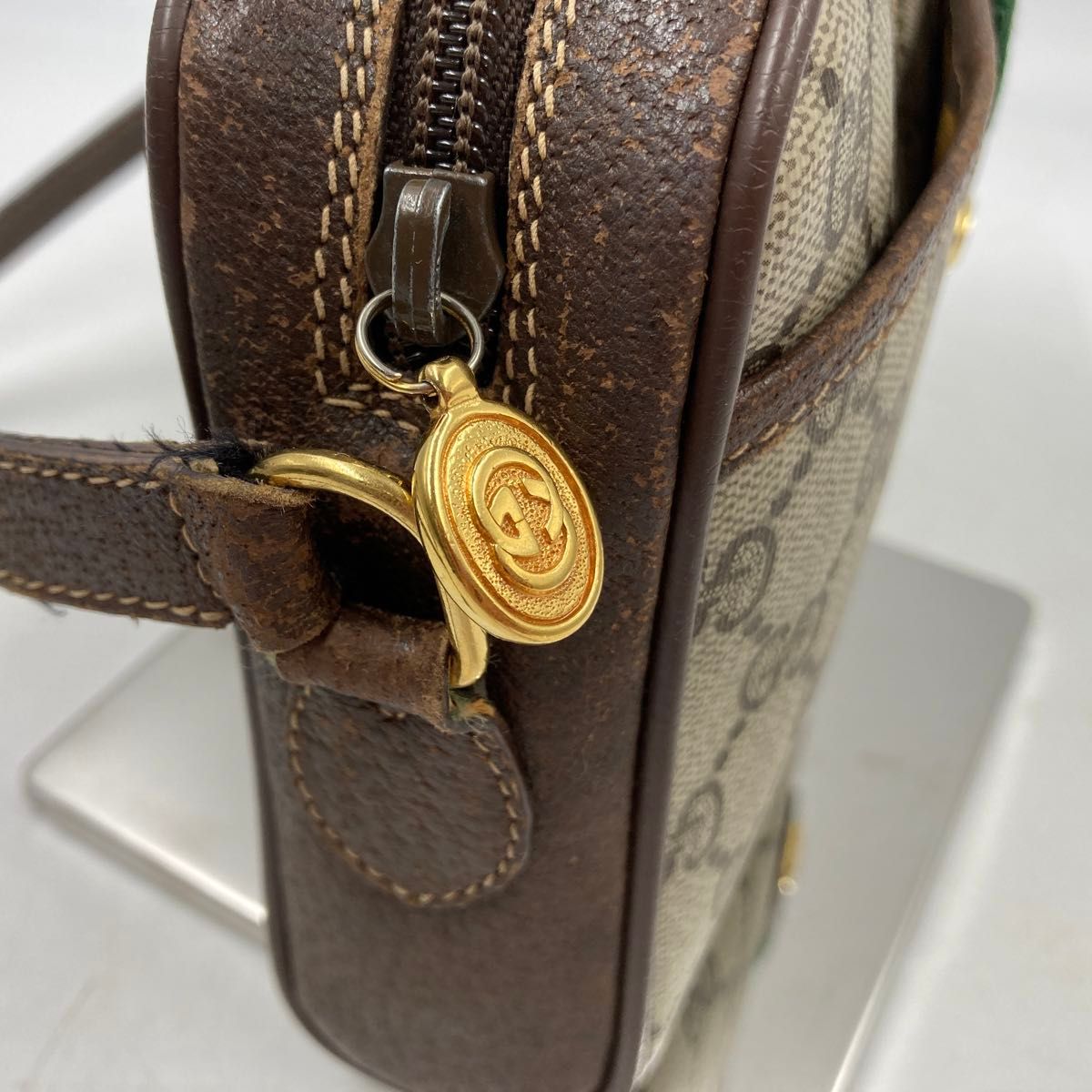 【極美品】 オールドグッチ GUCCI ショルダーバッグ 肩掛け 斜め掛け 2wayアクセコ GG シェリーライン ロゴ金具 