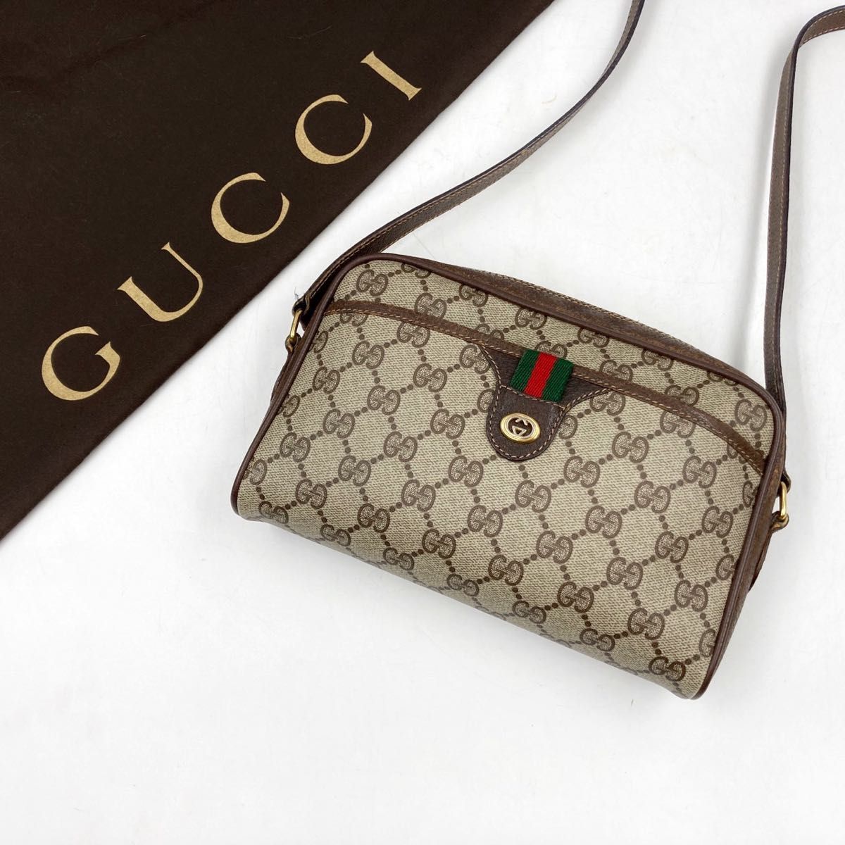 【極美品】 オールドグッチ GUCCI ショルダーバッグ 肩掛け 斜め掛け 2wayアクセコ GG シェリーライン ロゴ金具