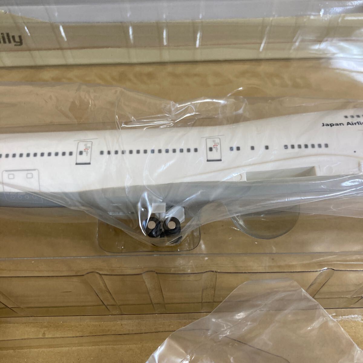 ■JALUX 1/200 Memories of JAL747 Family B747-300 JA8178 スナップフィットモデル【中古品】■日本航空_画像7