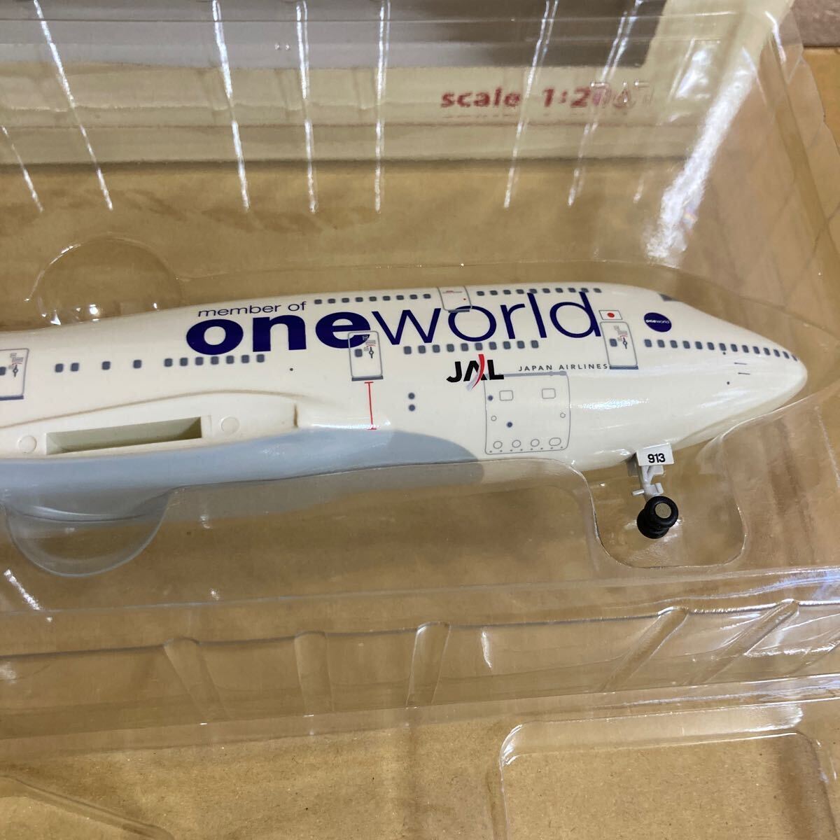 【破損品・箱違い】■JALUX 1/200 Memories of JAL747 Family B747-400 JA8913 ワンワールド特別塗装 スナップフィットモデル【中古品】■_画像4