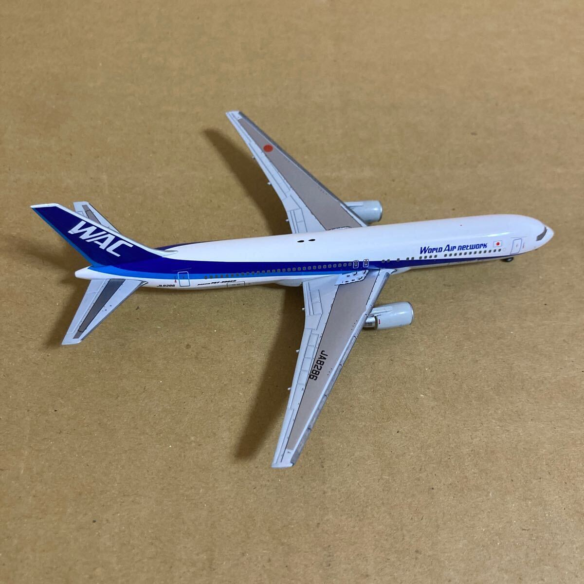 ■全日空商事 1/400 WAC B767-300ER WAC塗装 JA8286 WL40040【中古品】■ ワールド・エア・ネットワーク_画像3