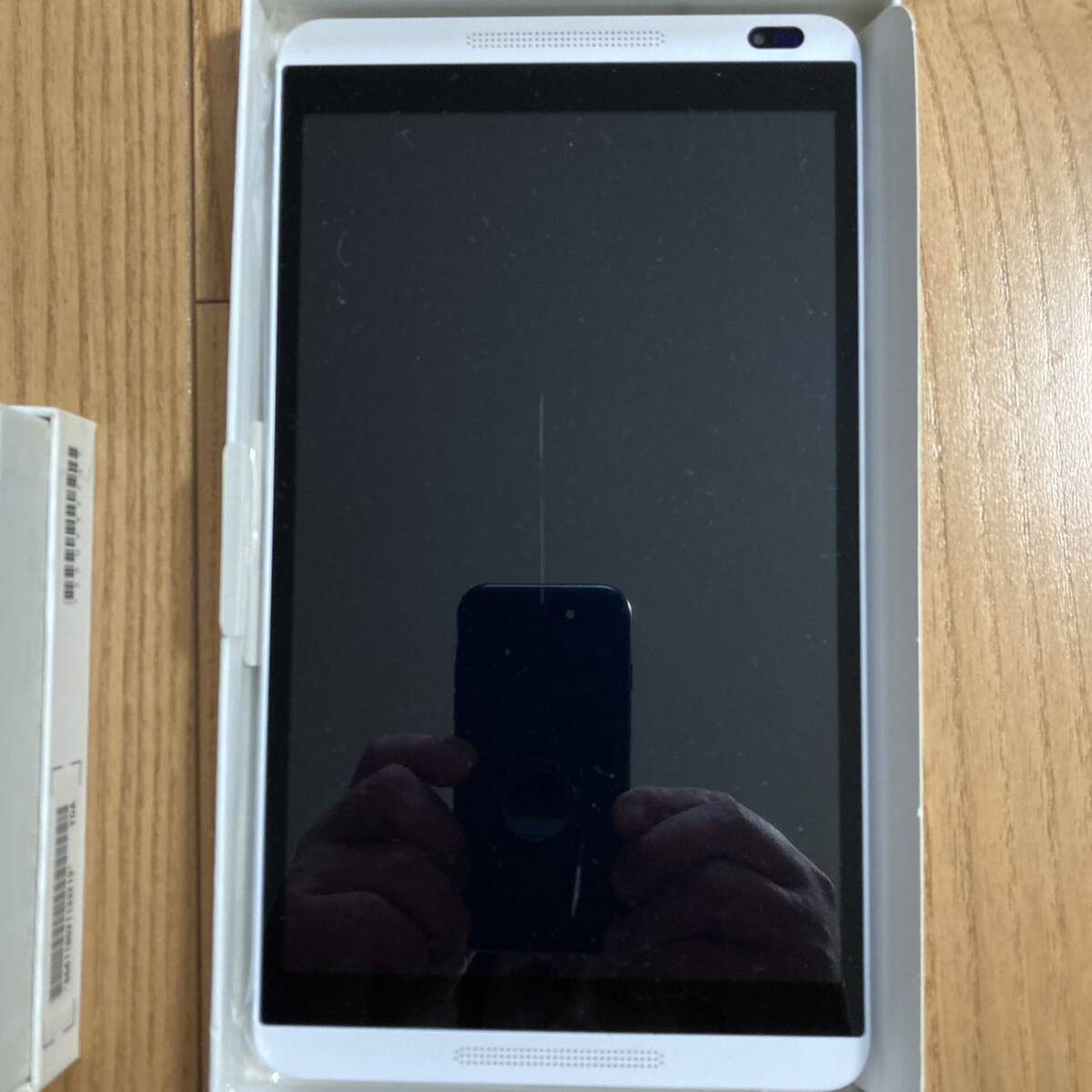 Docomo dtab d-01G Silver 8 インチ Huawei 16GB Android タブレット 簡易動作済 清掃＆初期化済 _画像3