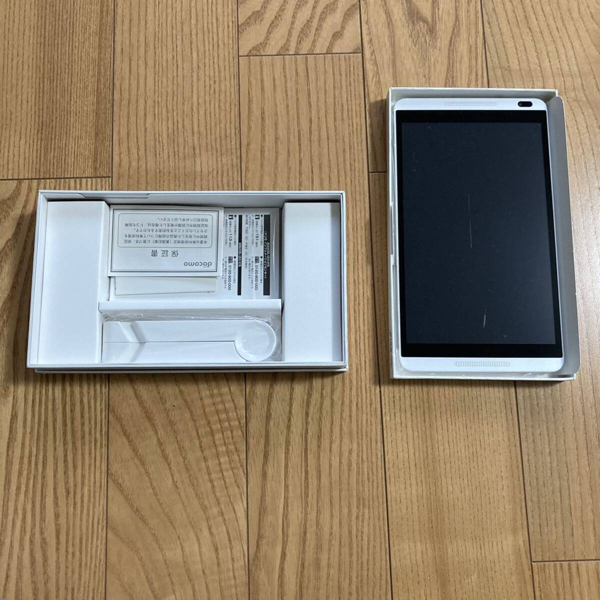 Docomo dtab d-01G Silver 8 インチ Huawei 16GB Android タブレット 簡易動作済 清掃＆初期化済 _画像2