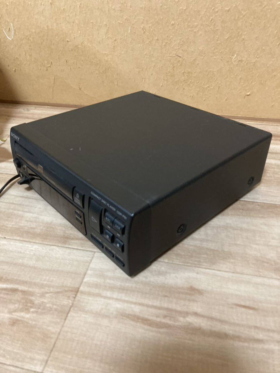 通電確認済みジャンク品　SONY ソニー　コンパクトCDプレイヤー CDP-P91/RM-D195 リモコン付き　※タバコのにおい、汚れ、焼けあり_画像5