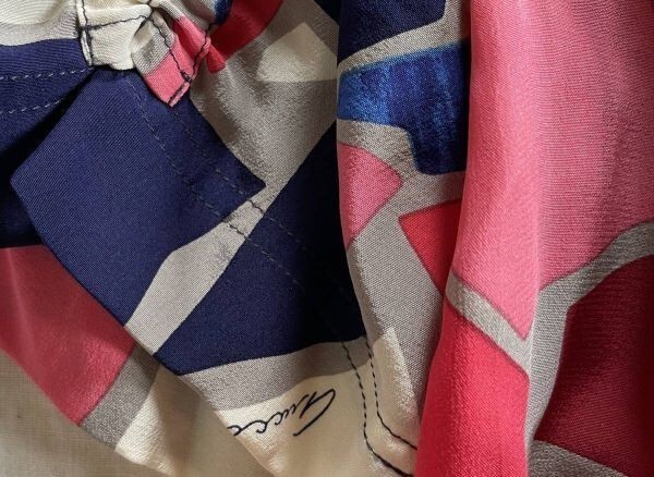 グッチ　カットソー　半袖シャツ　高級タイプ　カラフル　各所にロゴ　桃色　長期保管品　　シルク100 絹