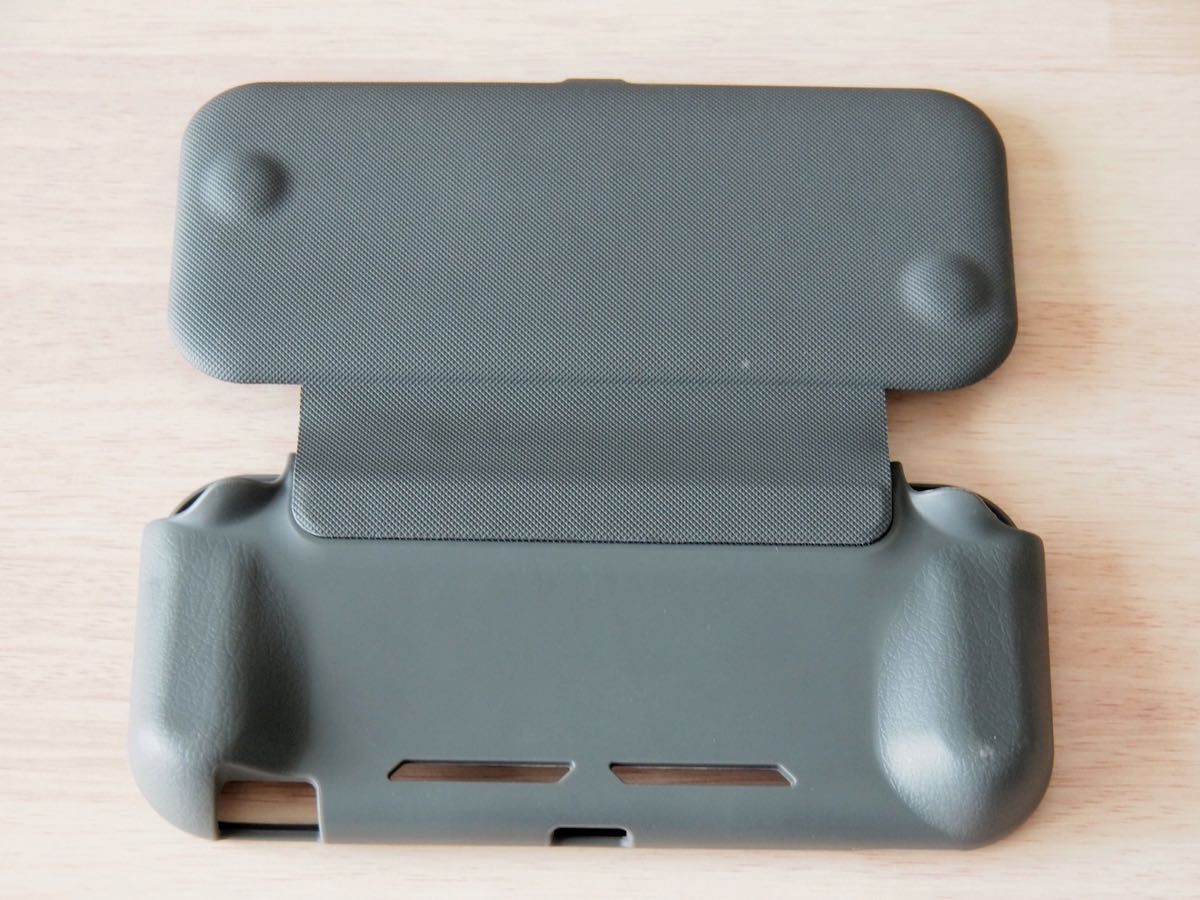 Nintendo Switch Lite用フラップカバーケース◆前面カバー脱着式／グリップ形状