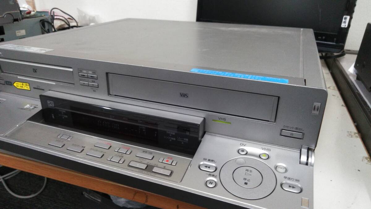 SONY ソニー　Wデッキ（VHS／miniDV）　WV-DR5　現状品+保守部品　修理前提／部品取り用_外観