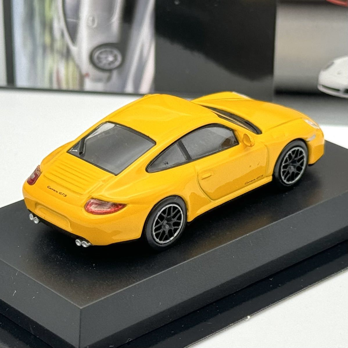 【京商】 ポルシェ 911 カレラ GTS (黄) 1/64 Porsche Minicar Collection 5　Carrera_画像2