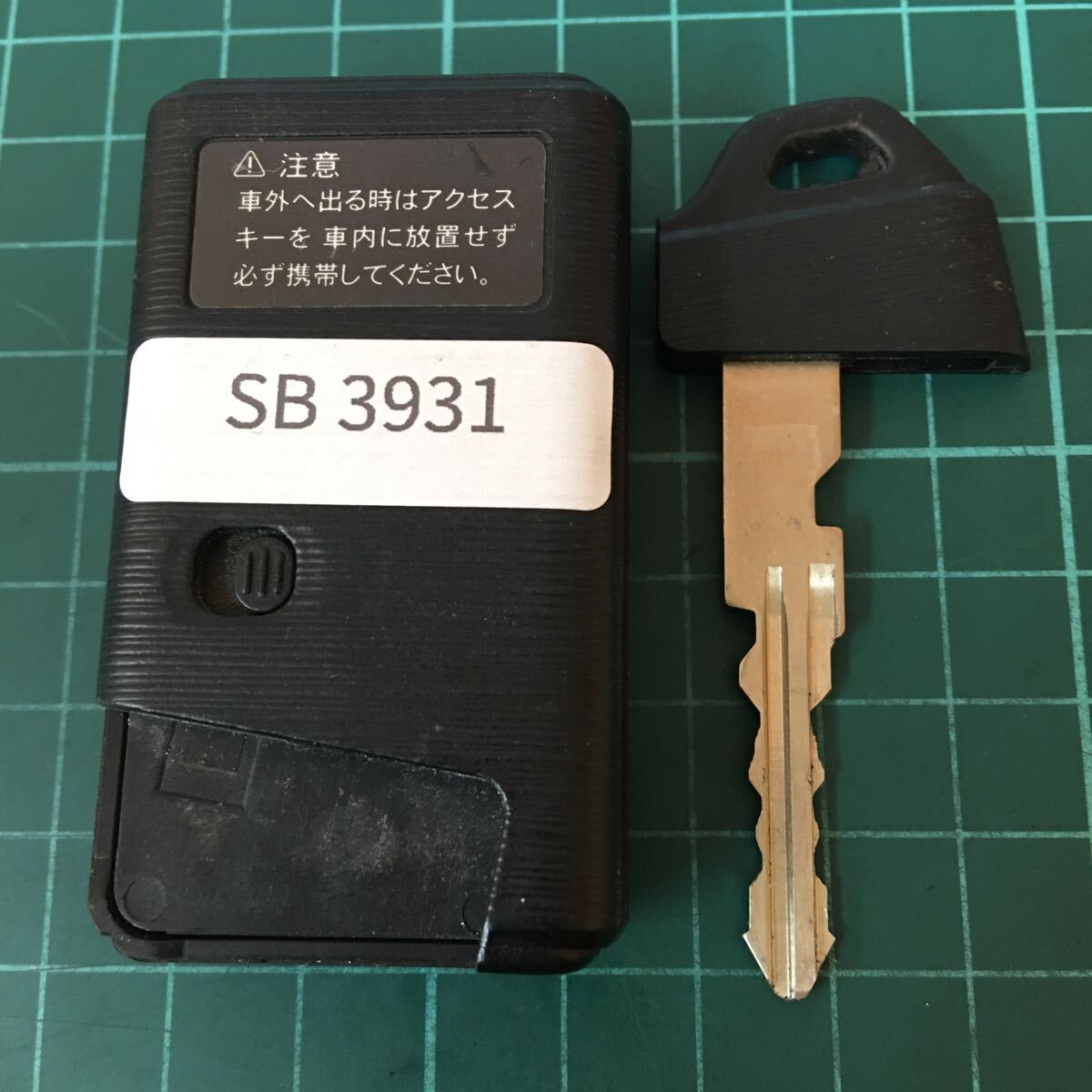 SB3931 点灯 スバル 純正 スマートキー 2ボタン プレオ ステラ ステラカスタム RN1 RN2等 キーレス リモコン_画像2