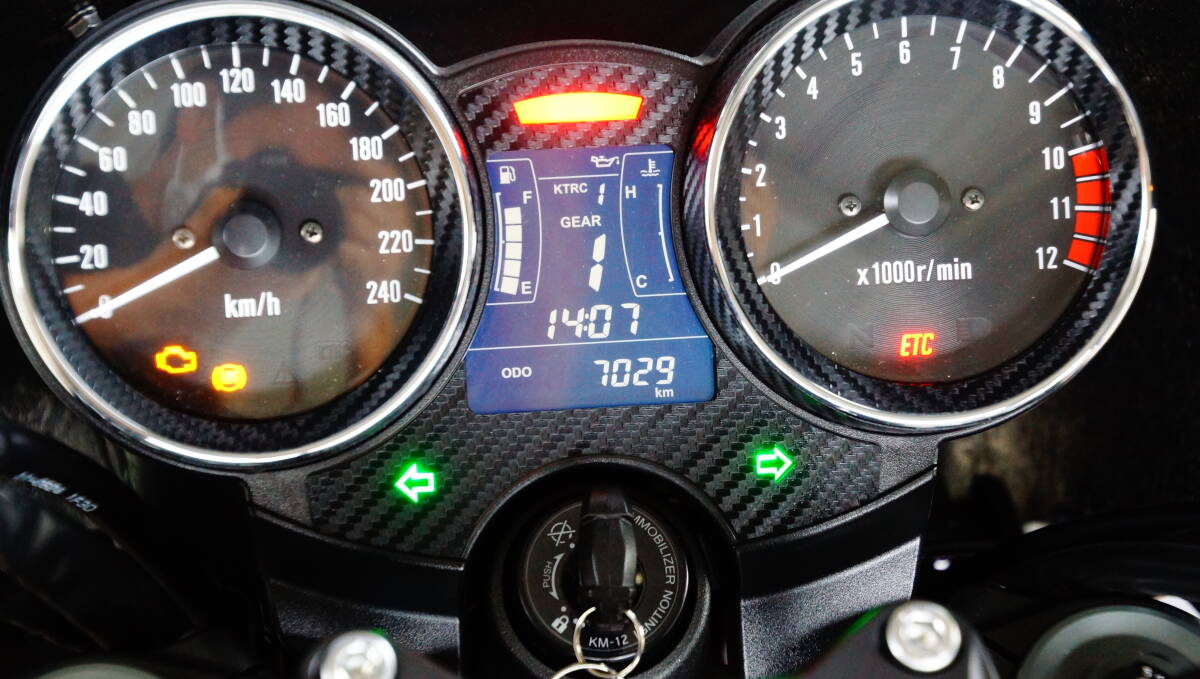 メーターステッカーセット】Z900RS メーターリング　メーターインジケーター　ステッカー　カーボン調　メーター　カーボン 2_画像3