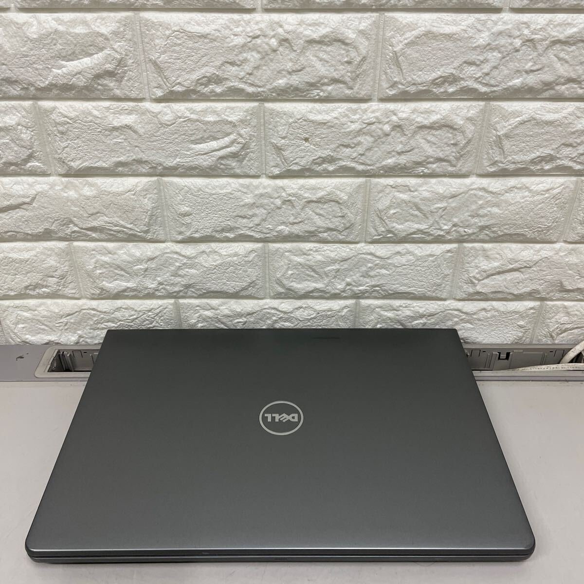 ミ61 DELL P63F Core i5 第七世代　メモリ8GB _画像2