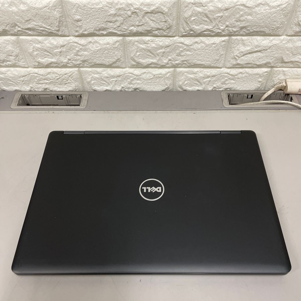 メ82 DELL Latitude 5580 P60F Core i5 7300U メモリ8GB_画像3